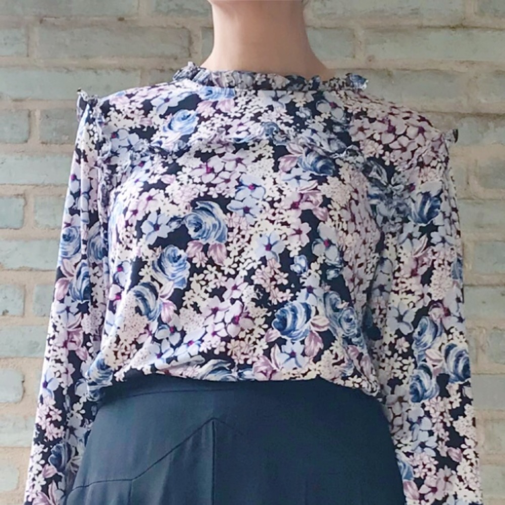 Karl Lagerfeld Blouse Floral Ruffle Stretch Top Long Sleeve Prairie Purple M